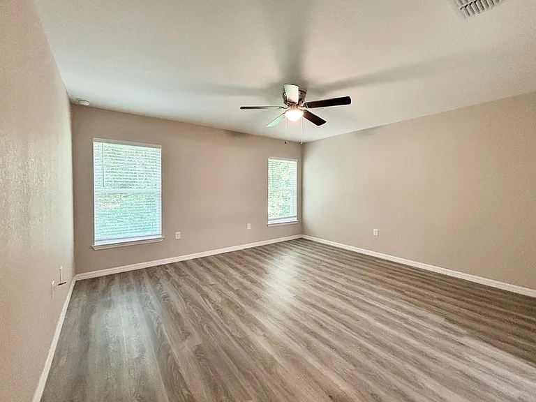 9892 SW 189th Cir — Photo 14