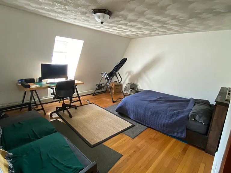 842 E 4th St #3 — Photo 2
