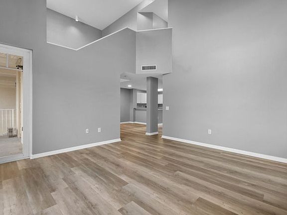 5th image of 4822 Chancellor Dr APT 20