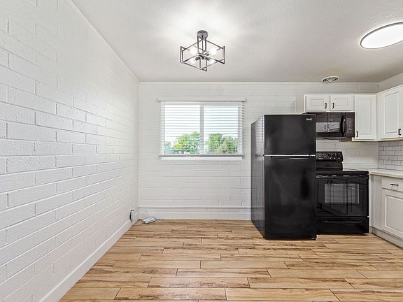 4th image of 2503 E Clarendon Ave APT 9