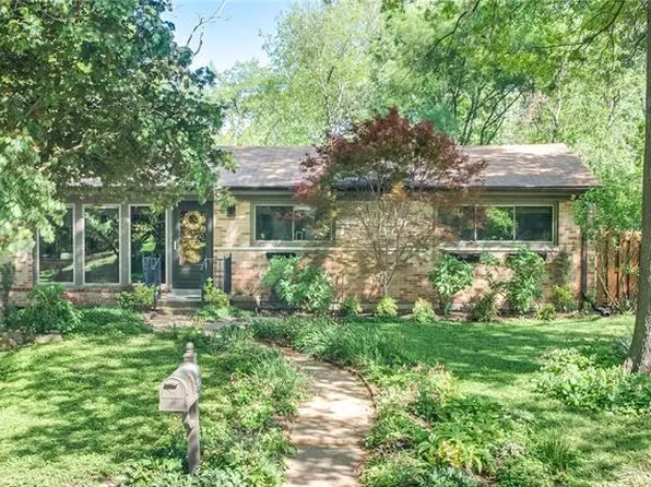 842 Louwen Dr, Saint Louis, MO 63124