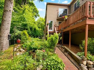 21 Voyagers Ln #21, Ashland, MA 01721
