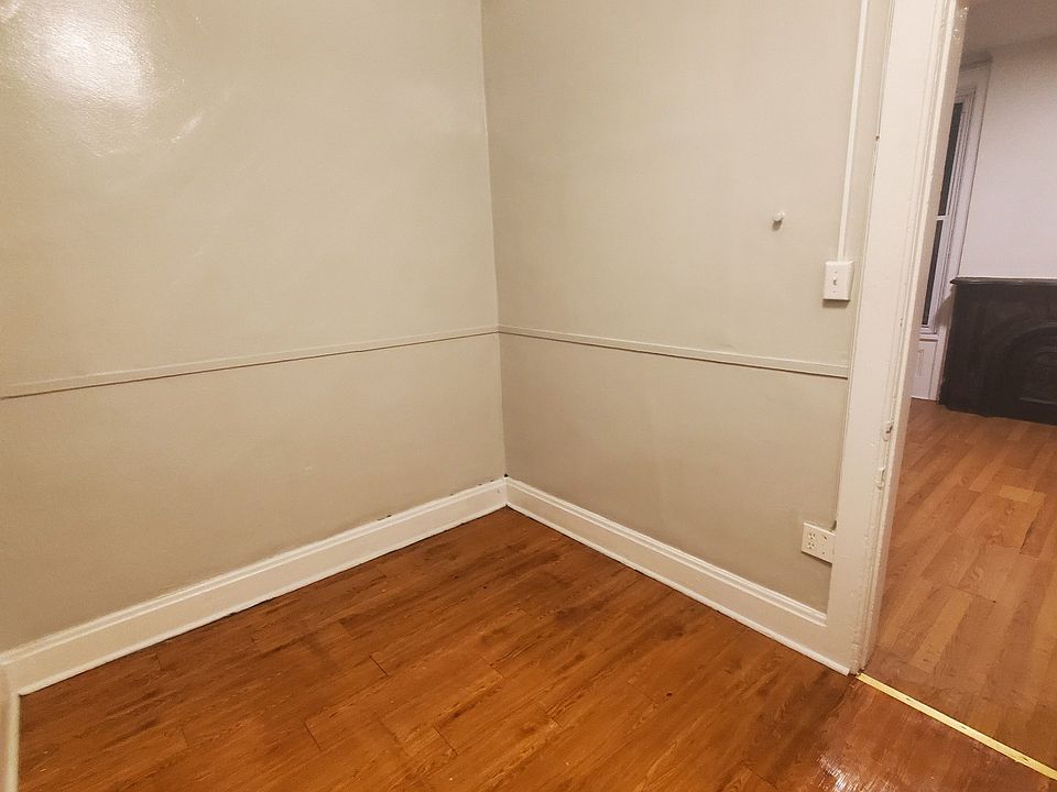 2nd image of 3274 6th Ave #B