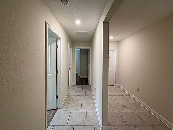 5th image of 416 N Andrea Cir