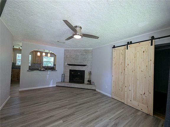 3rd image of 4148 Siesta Dr