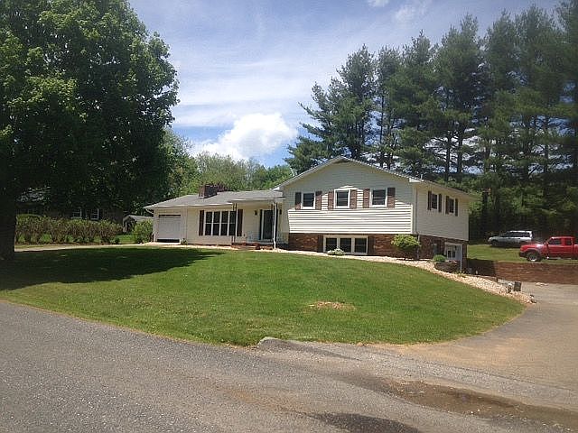 1st image of 302 Rayfield Acres Dr