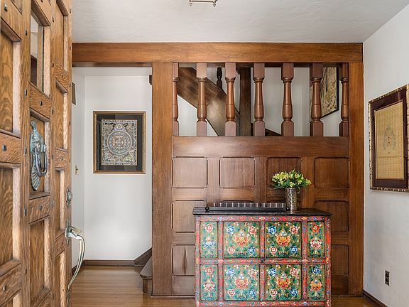 Entryway Details