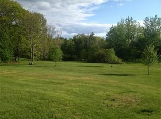 61 Cudworth Rd, Webster, MA 01570