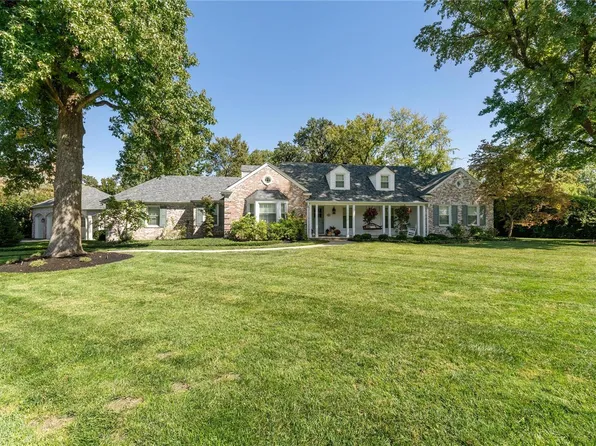 13 Godwin Ln, Saint Louis, MO 63124