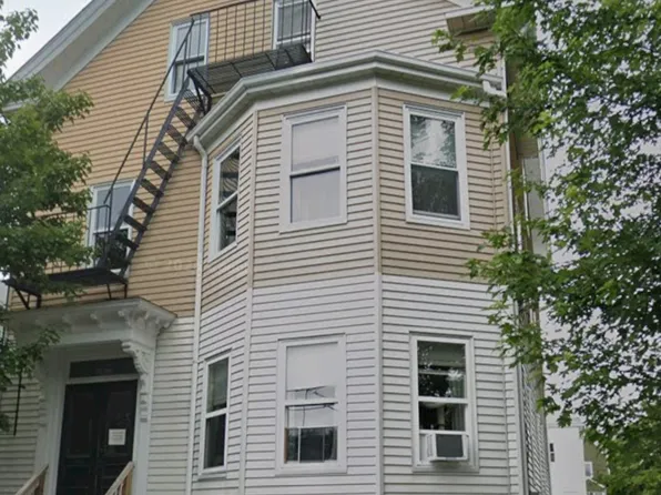 14 Amy St, Providence, RI 02906