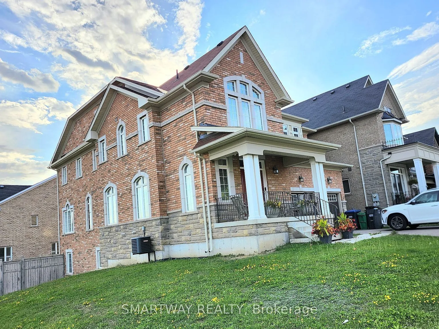 4 bed, $3,975 — Photo 2