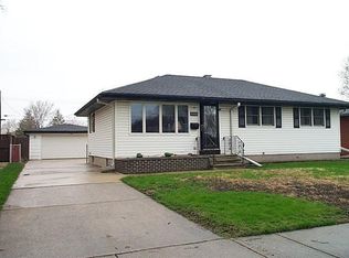 9348 O Day Dr, Highland, IN 46322