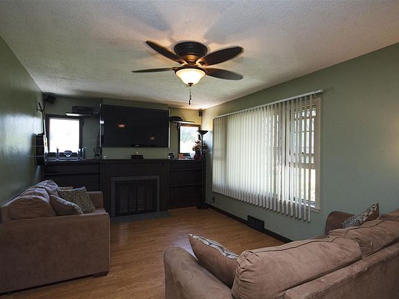 2nd image of 239 Burnam St