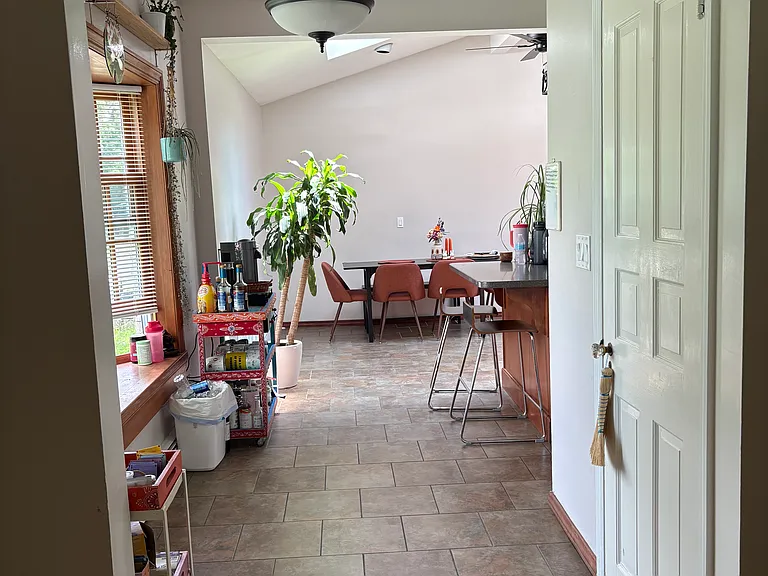 16 Oakridge Rd #B — Photo 7