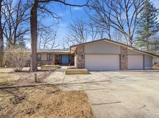 892 S Crooked Tree Ln, Midland, MI 48640