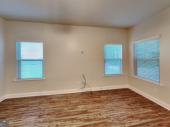 3rd image of 135 Obsidian Way