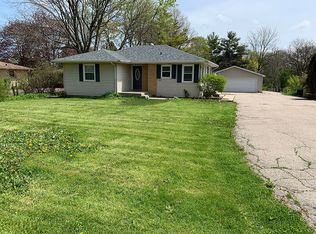 8517 Cooper Rd, Pleasant Prairie, WI 53158