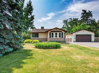 12017 Lindstrom Ln, Lindstrom, MN 55045