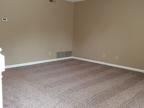 3rd image of 9024 Countryside Ln APT C