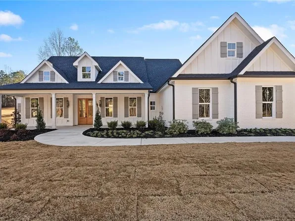 105 W Lake Blvd, Carrollton, GA 30116