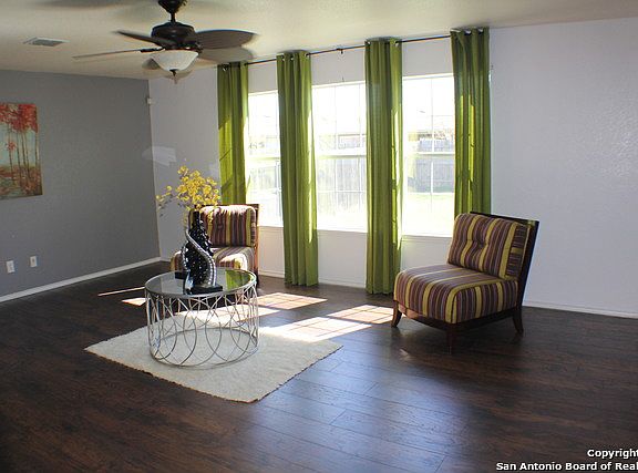 2nd image of 10208 Villa Del Lago