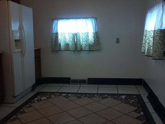 3rd image of 608 S Horace Ave
