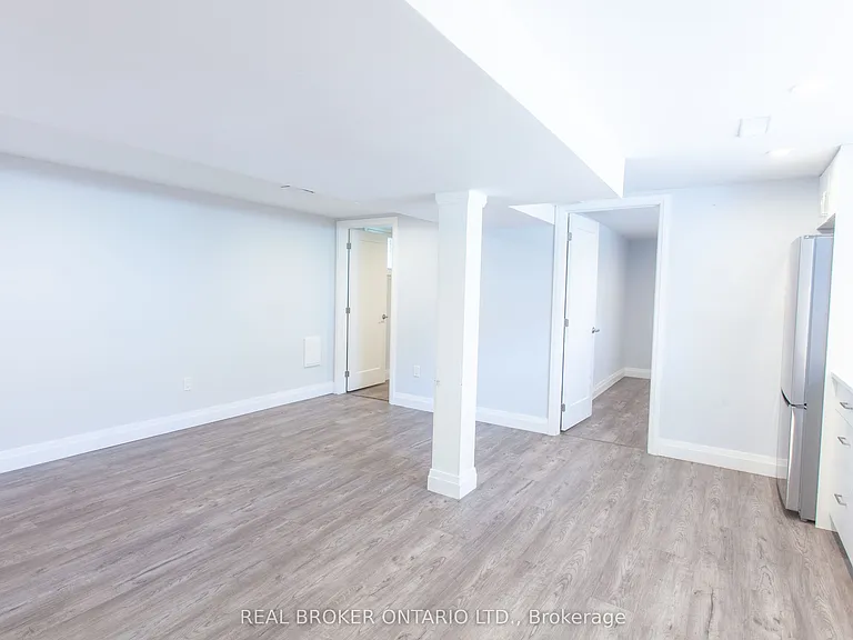 397 Mississaga St W #BASEMENT — Photo 5