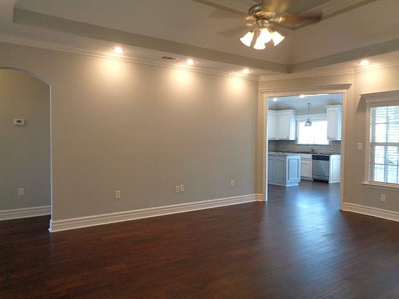 2nd image of 4100 Glen Laurel Dr E