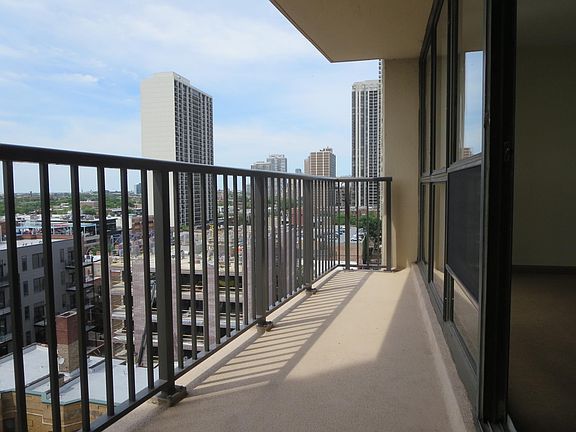 4th image of 1540 N La Salle St #1105