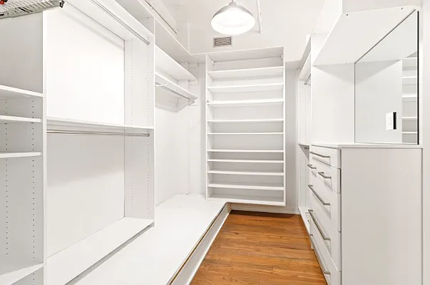 Sold by R New York | media 14