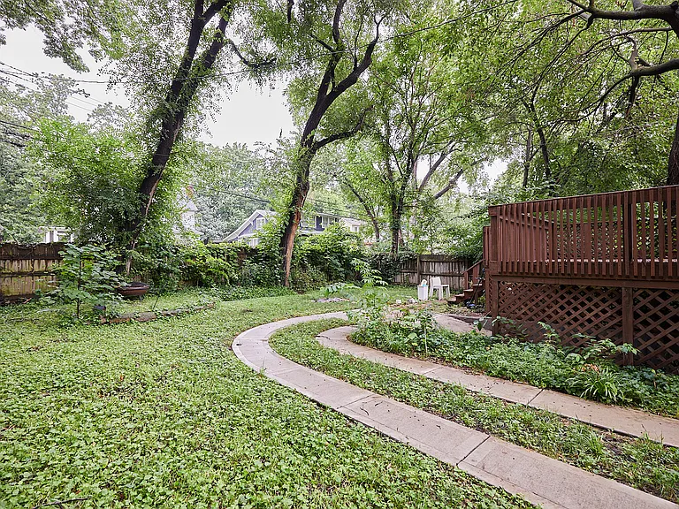 5740 Charlotte St — Photo 26