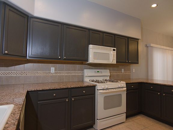 3rd image of 459 E Placita Cordel