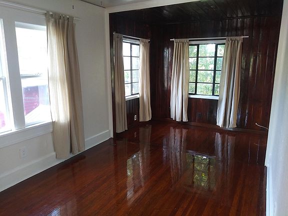 2nd image of 224 11th Ave N APT 3
