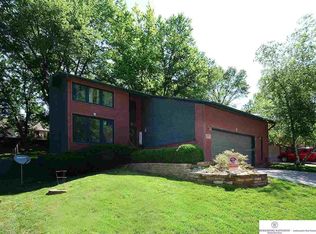 515 Laurel Cir, Bellevue, NE 68005