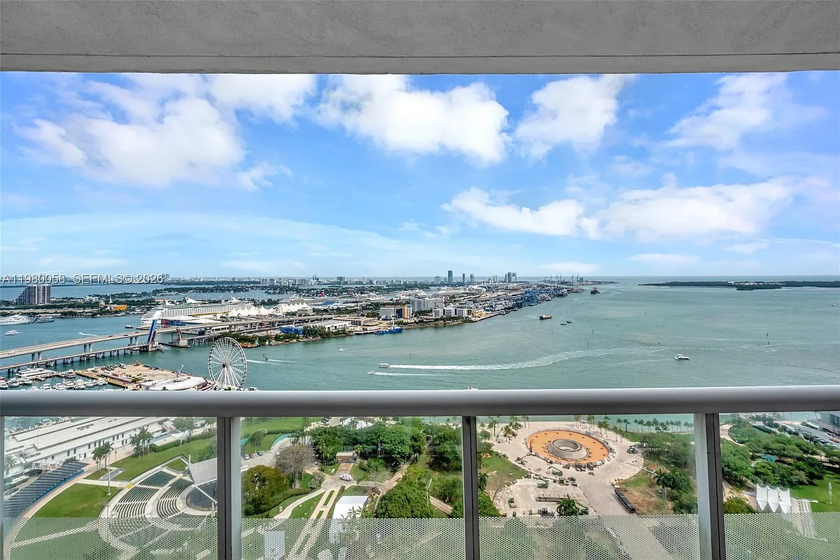 Building Photo - 50 Biscayne Blvd #3802