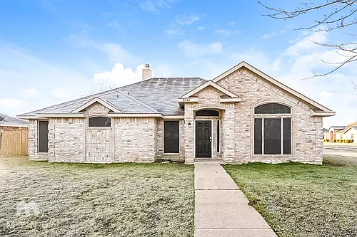 2526 Sunset Dr Photo 1