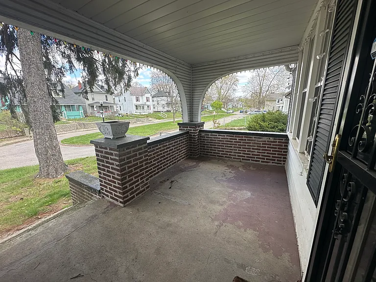 2037 Floral Ave — Photo 3