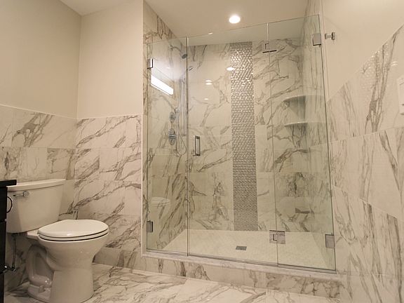 5th image of 1292 Westminster St #205