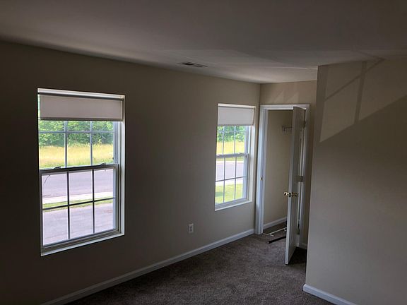 5th image of 215 Kadies Ln