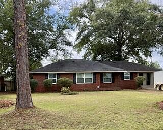 1st image of 2316 Pembroke Dr