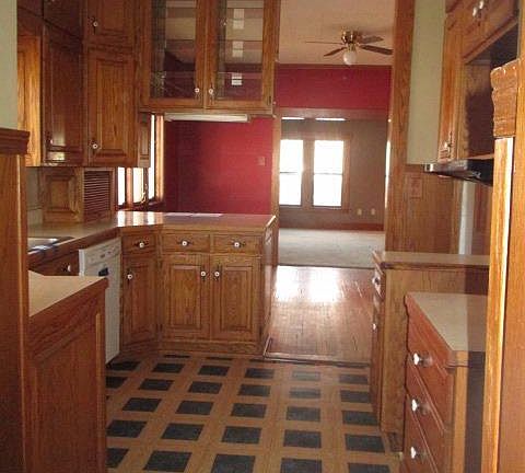 5th image of 1045 S 34th St