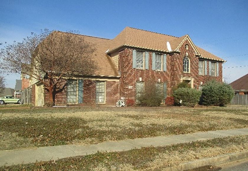 2nd image of 7428 Red River Dr