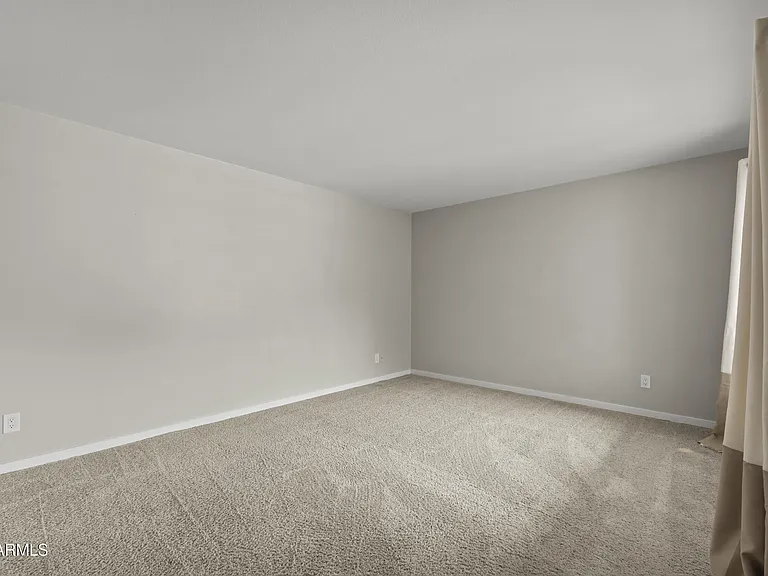 1229 E Manhatton Dr — Photo 13