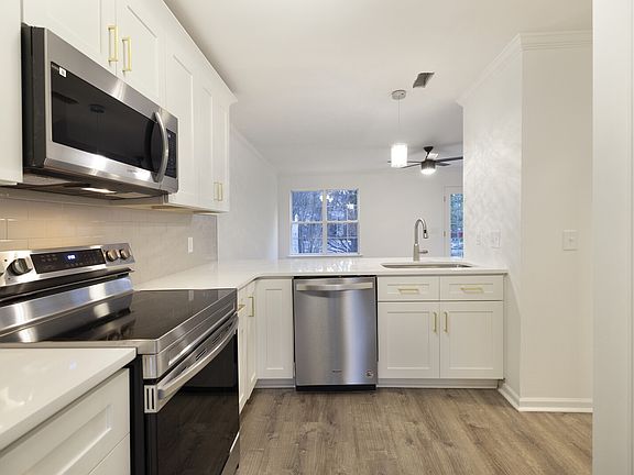 4th image of 230 Indian Park Dr