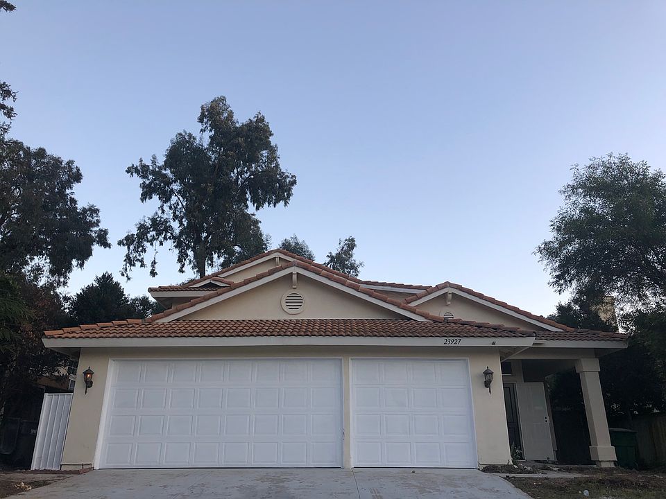 1st image of 23927 Creekwood Dr