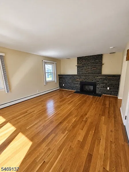 3 bed, 3.0 bath, $4,600 — Photo 3