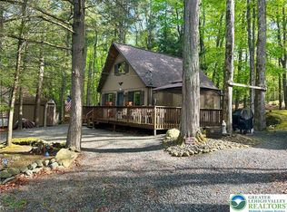 42 Bruin Rd, Lake Ariel, PA 18436