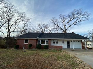 653 Wolfrum Rd, Weldon Spring, MO 63304