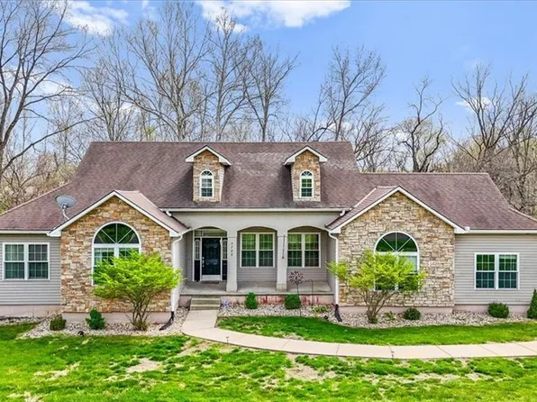 2720 SE Galvin Rd, Saint Joseph, MO 64504