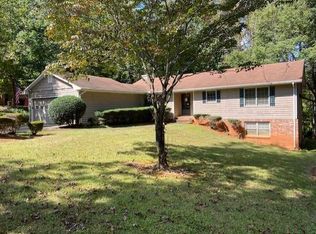 185 Lakeside Dr, Ellenwood, GA 30294